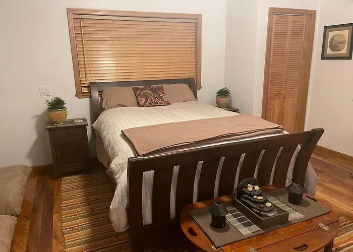 A Lovely Cabin House At Way Woods Retreat With Outdoor Hot Tub! - By Sacred Hub Mgmt