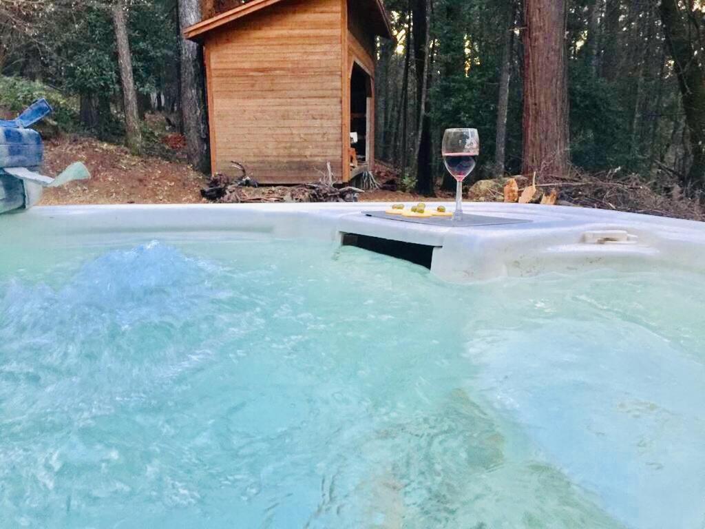 A Lovely House At Way Woods Retreat With Outdoor Hot Tub! - By Sacred Hub Mgmt Foresthill