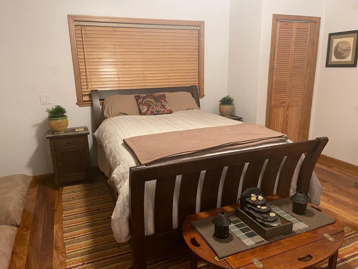 Holiday home A Lovely House At Way Woods Retreat With Outdoor Hot Tub! - By Sacred Hub Mgmt *
